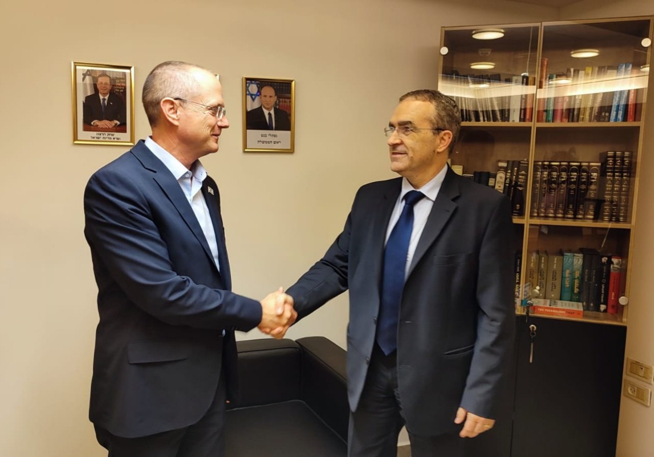 وزير في حكومة العدو: المجتمع الدولي يتحمل نصيباً كبيراُ من المسؤولية في إعادة الأسرى من غزة