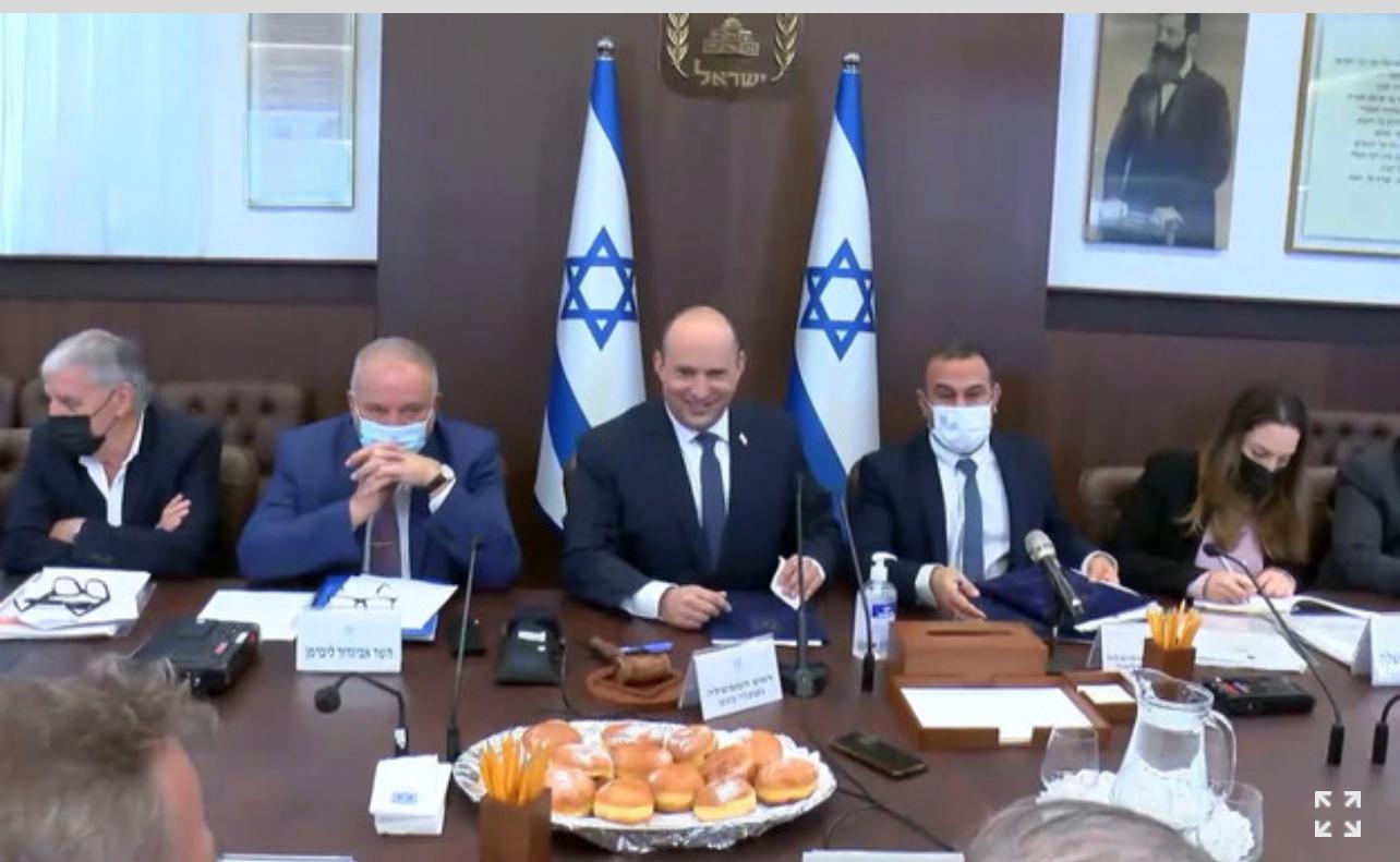 "الشعب ليس معنا"