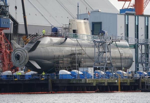 لجنة تحقيق الغواصات فُرصة لفحص جميع المُشتريات العسكرية