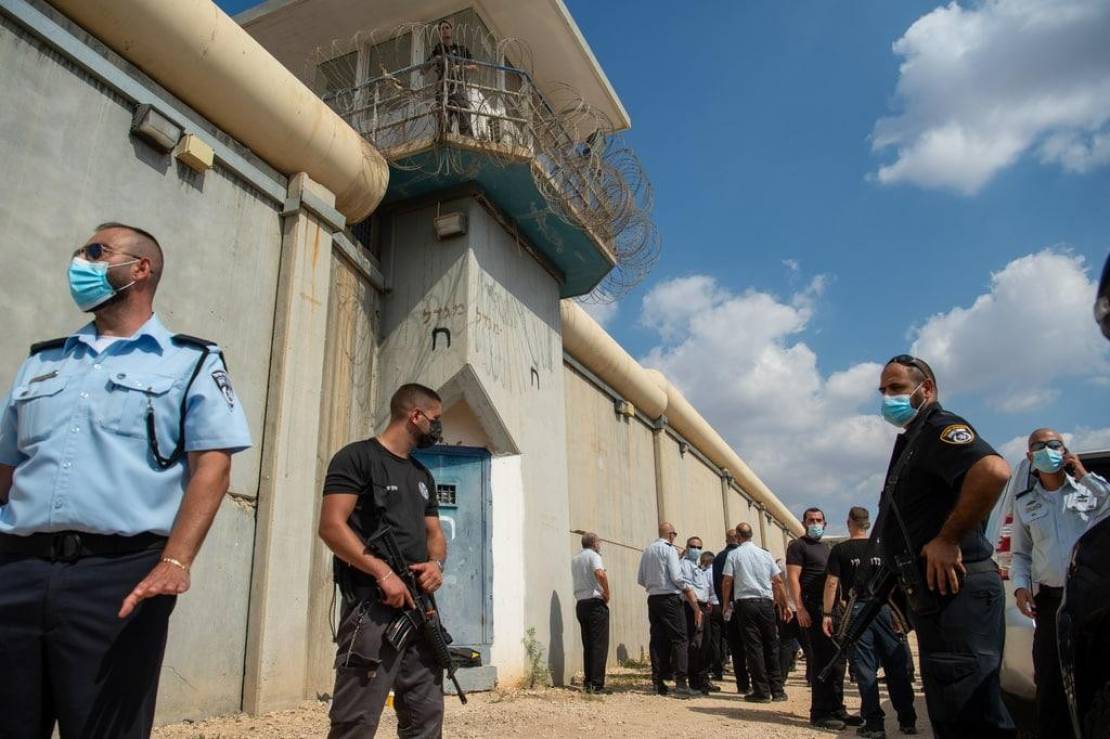 أبطال جلبوع تمكنوا من إجراء مُكالمة هاتفية من داخل السجن