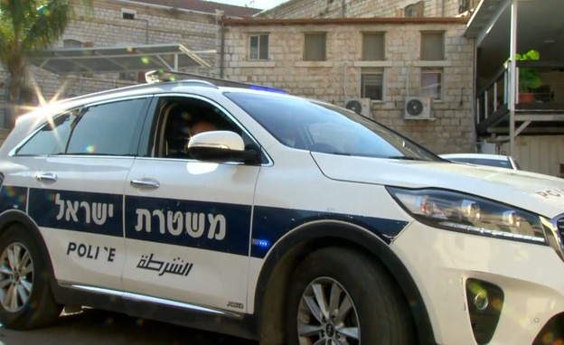 جندي "إسرائيلي" يطعن والده ويصيبه بجروح خطيرة