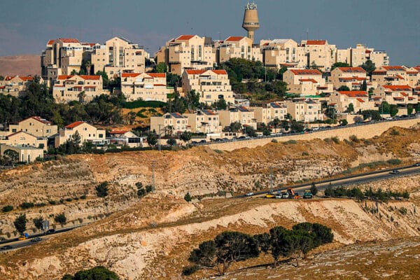 تعليق خطة الربط بين مستوطنة "معاليه أدوميم" ومدينة القدس