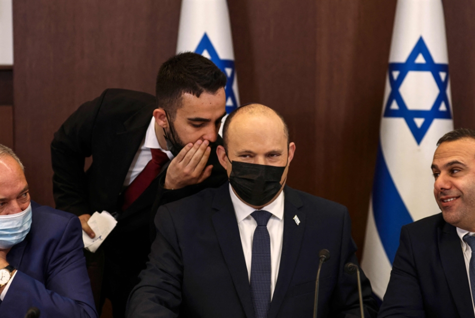 بسرية وتواضع.. بينت يُصبح شخصية حُكومية مُهمة!!