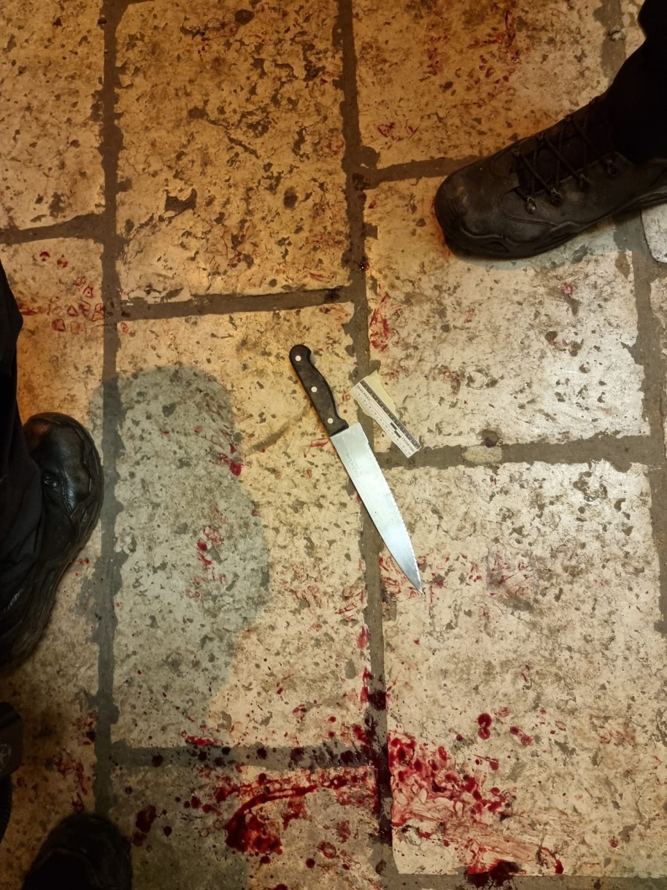 استشهاد فلسطيني وإصابة جنديين "إسرائيليين" في عملية طعن بالقدس