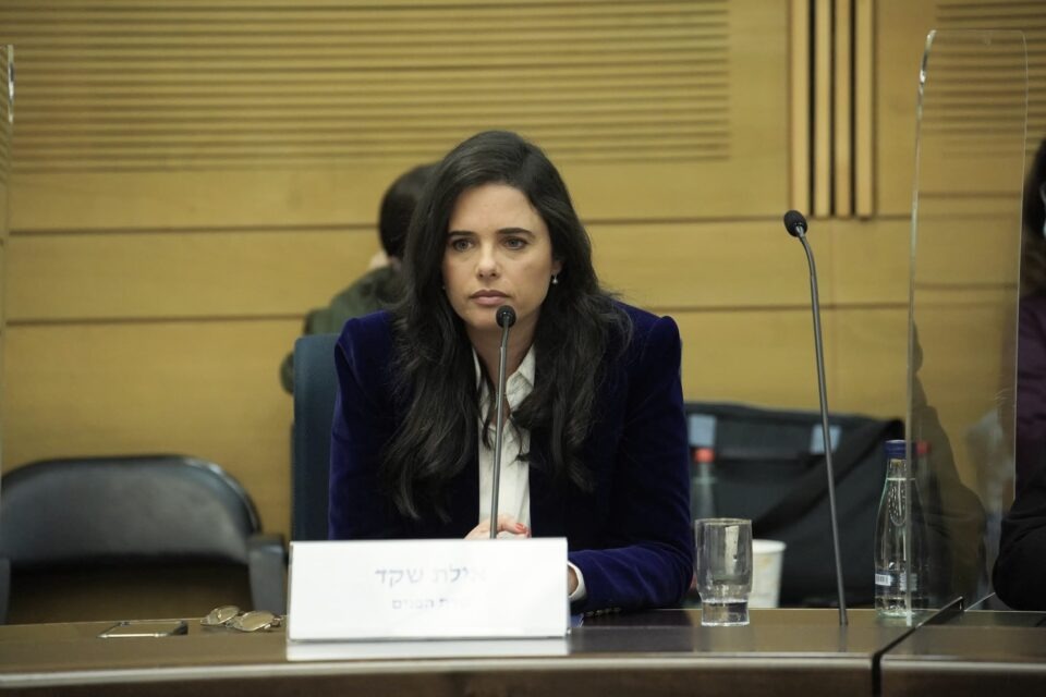 شاكيد تروج لقانون يحرم فلسطينيي ال48 من الجنسية