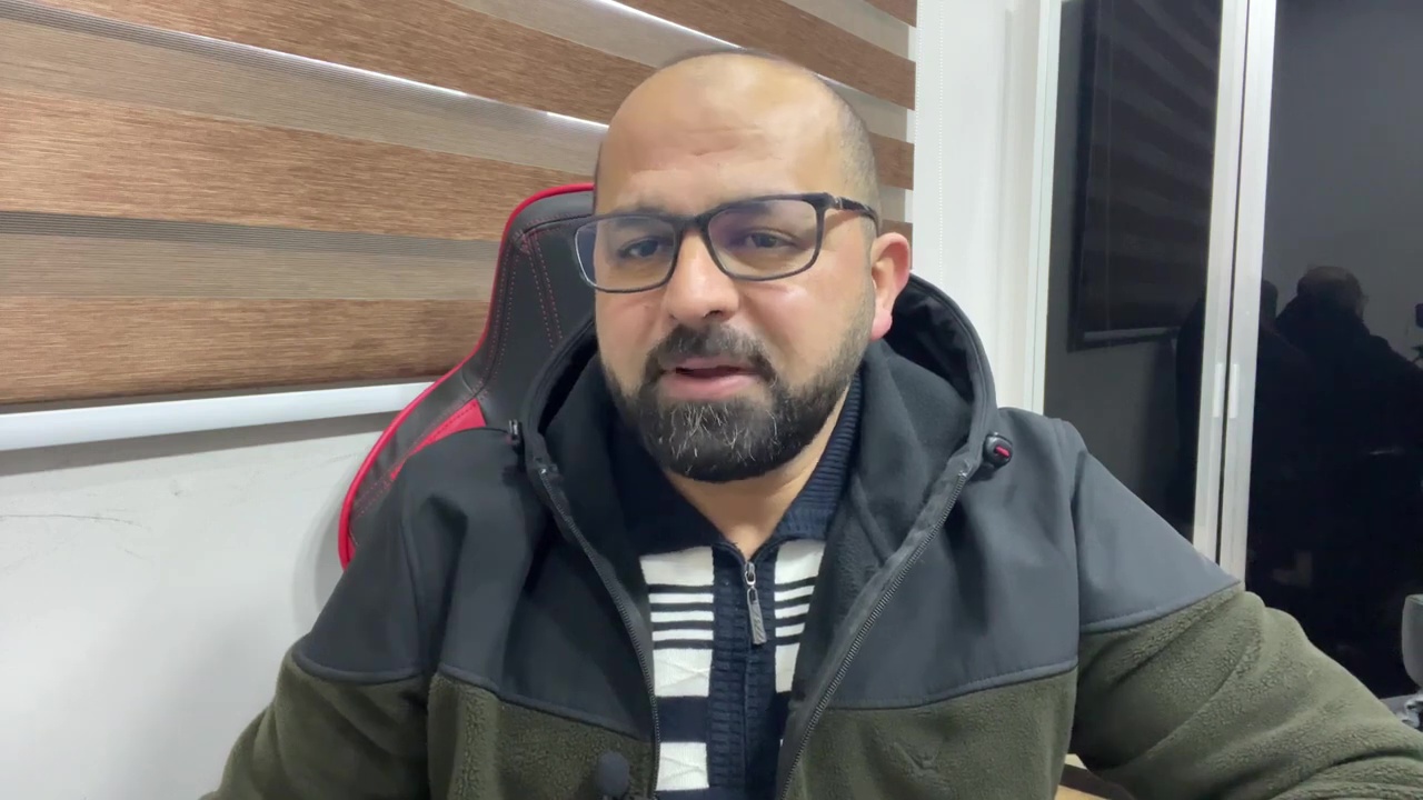 وجاء يوسف وعلى قميصه صورة M-16