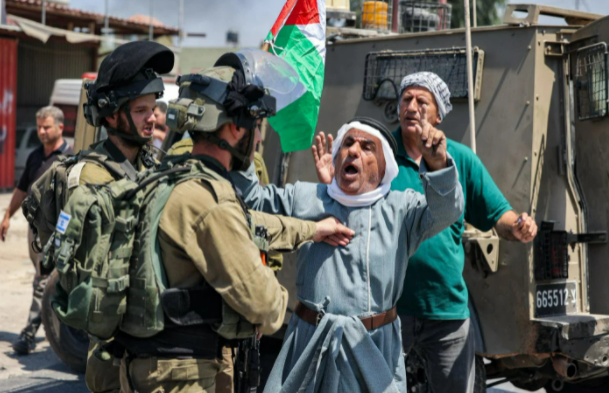 مليون $ من أمريكا للإبلاغ عن انتهاكات العدو لحقوق الإنسان