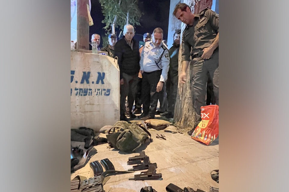 منفذو عملية الخضيرة نجحوا في الإفلات من رادار "الشاباك"