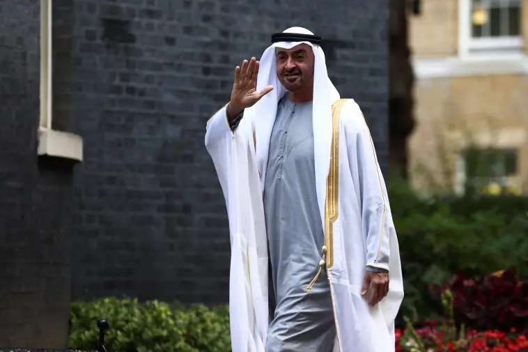 مصالح الإمارات ما بين أموال بوتين الكبيرة وطائرات بايدن