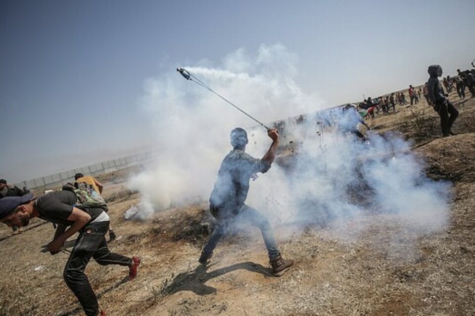 التحدي "الإسرائيلي": منع اشتعال الشارع الفلسطيني في الضفة وغزة