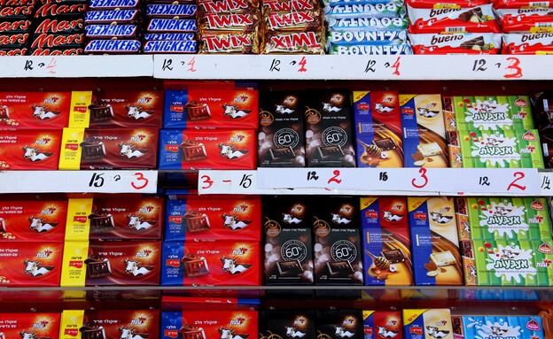 الاشتباه بوجود السالمونيلا في شوكولاتة شتراوس وأروما