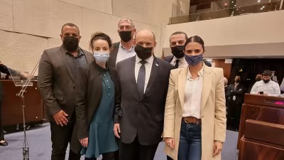 بينت يجري لقاءات مكثفة لإنقاذ ائتلافه بعد استقالة سيلمان