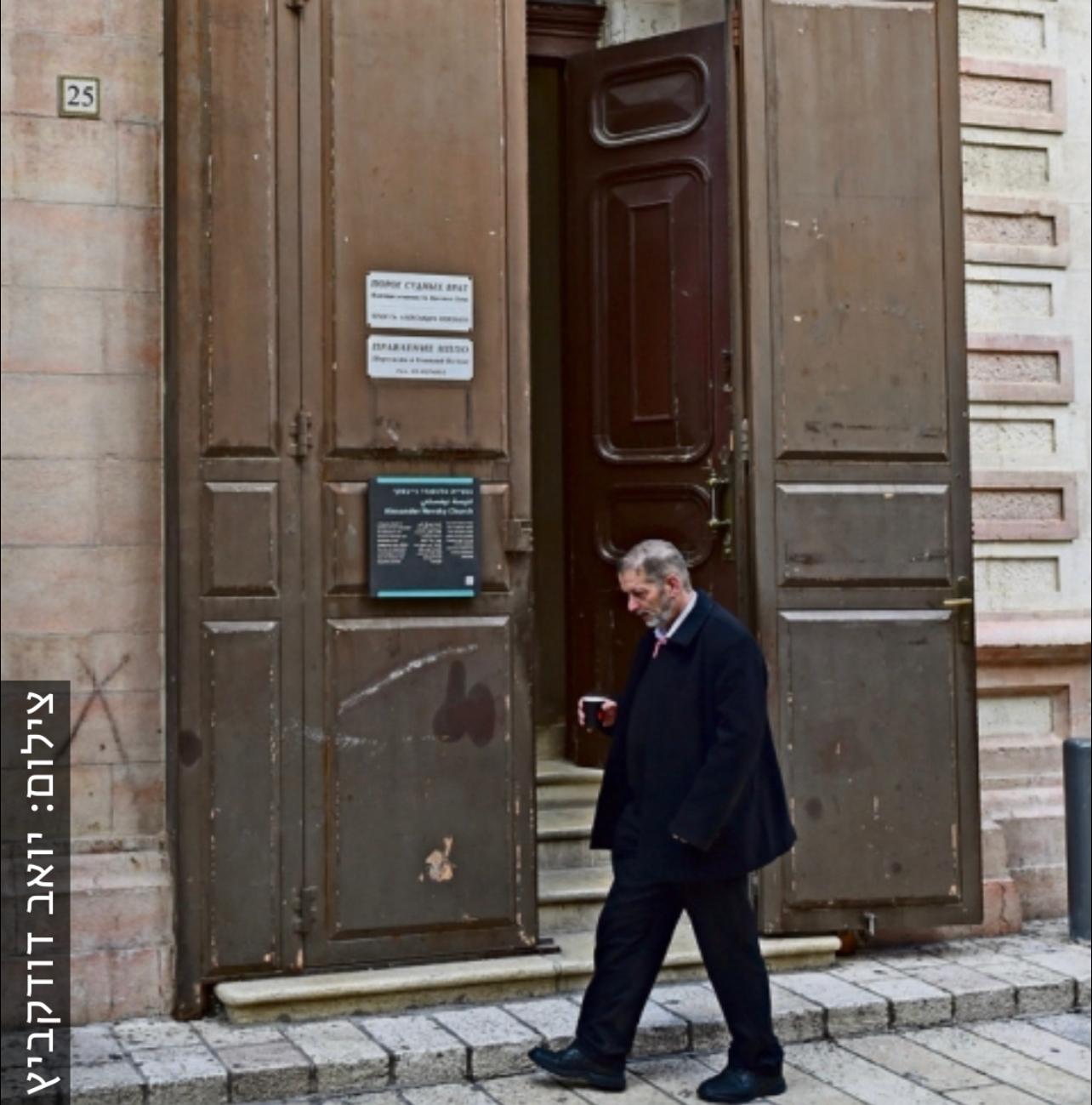 بوتين لبينت: "أعيدوا لنا ساحة الإسكندر"