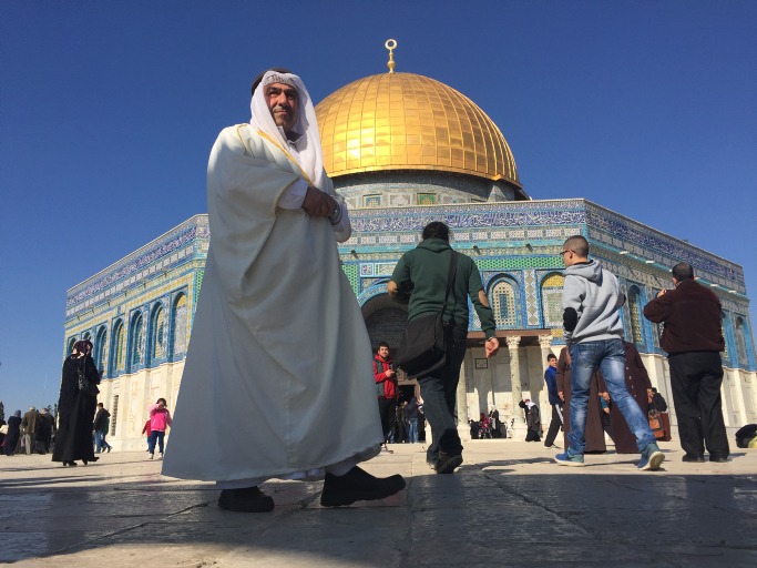 "مسؤول أمنى إسرائيلي" يُحذر من السيطرة على المسجد الأقصى