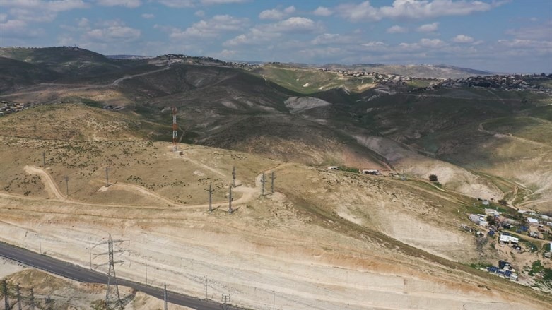 حكومة العدو تنوي نقل قرية الخان الأحمر