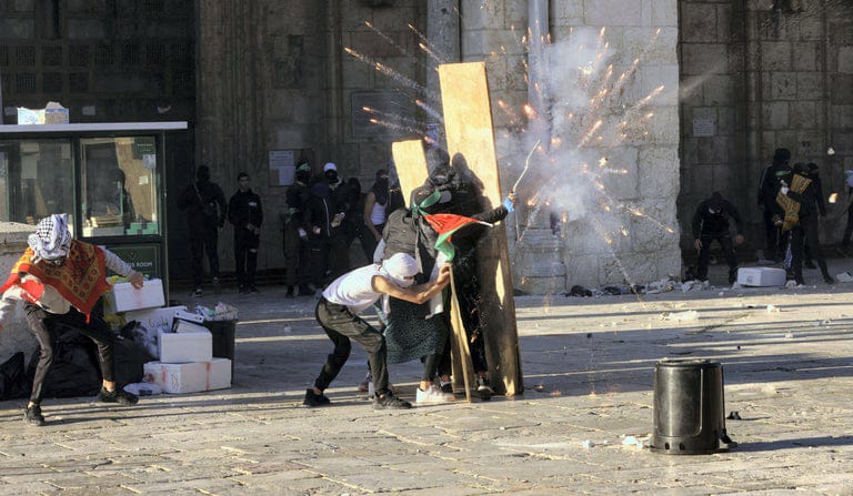 على خلفية الجهود المبذولة لوقف التصعيد بالضفة الغربية