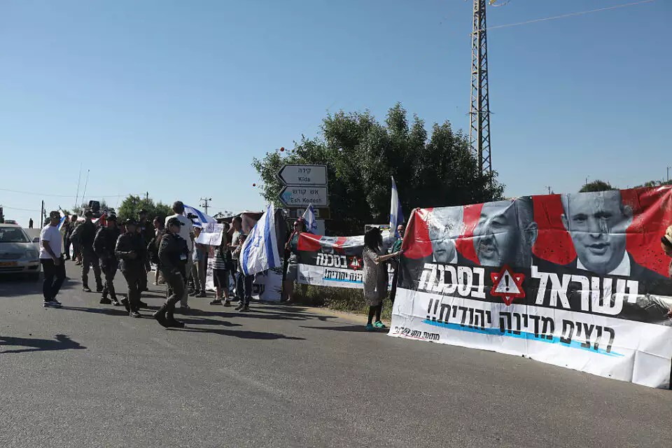 ابن الجندي "نعوم راز" الذي قتل في جنين لبينت: "أنت متهم مثلك مثل من قتل أبي"