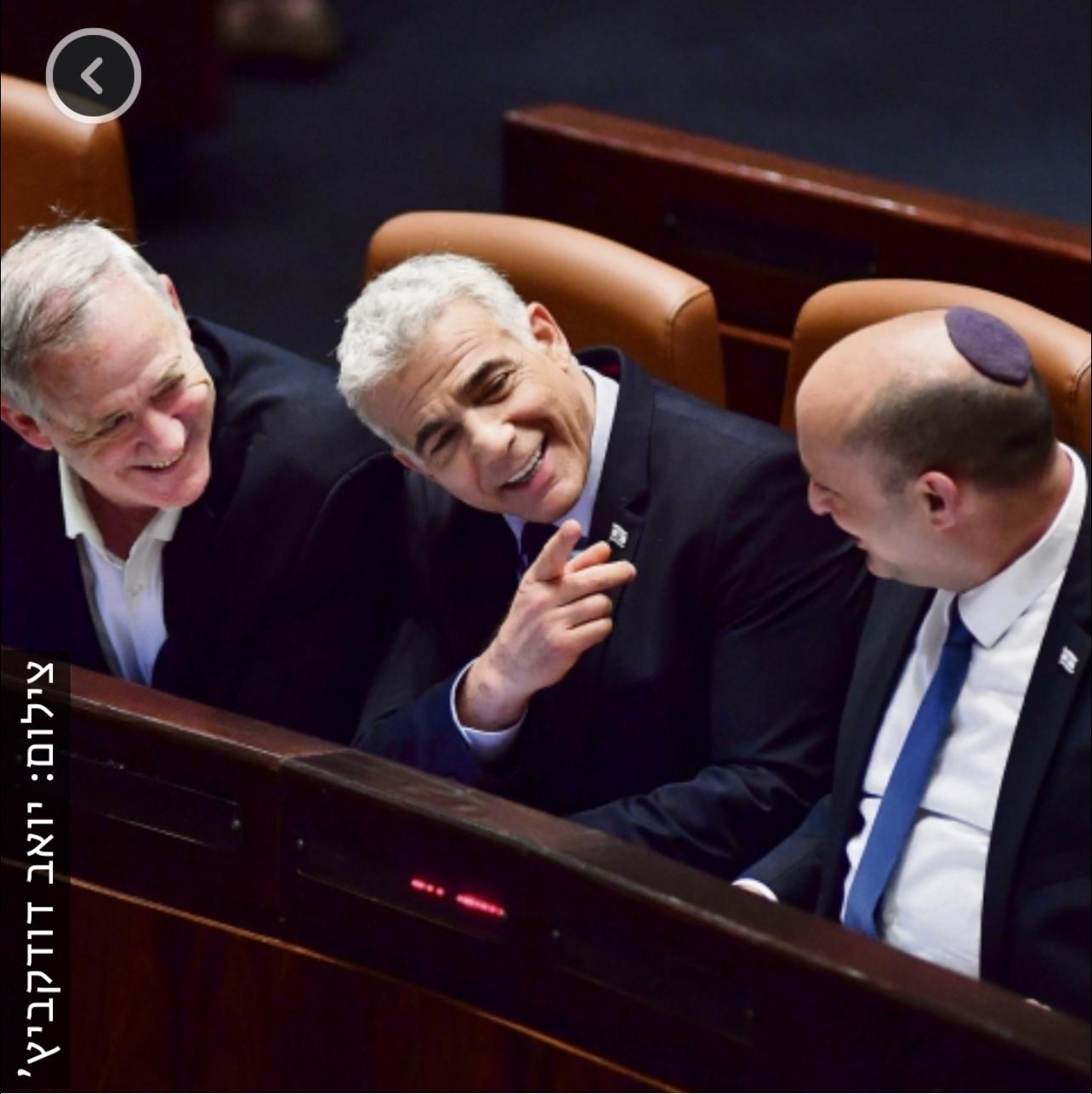 خيانة خلف الكواليس