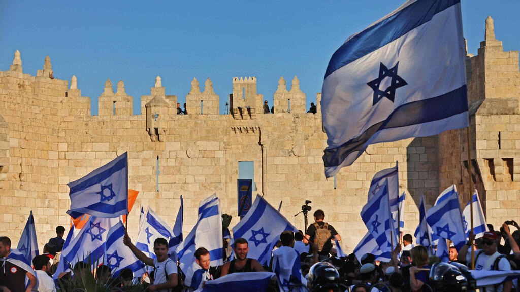 مسيرة الأعلام.. قطرة في بحر ابتلاع العدو للقدس