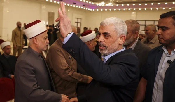 "إسرائيل" لا تستطيع وقف الهجمات النضالية باغتيال السنوار