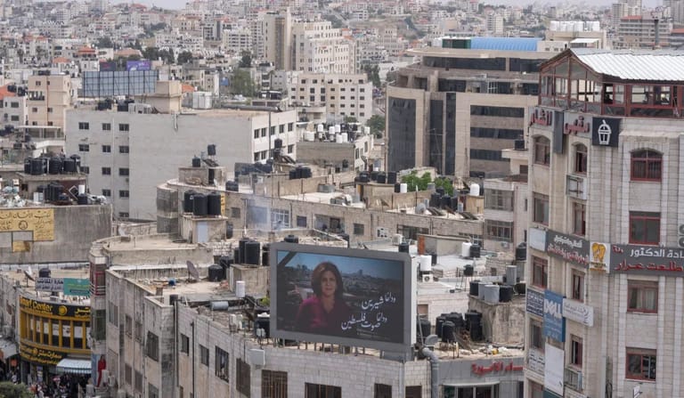 وفجأة وكأنهم مصدومون بمقتل فلسطينية