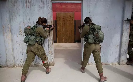 لا تُعطوهن بنادق