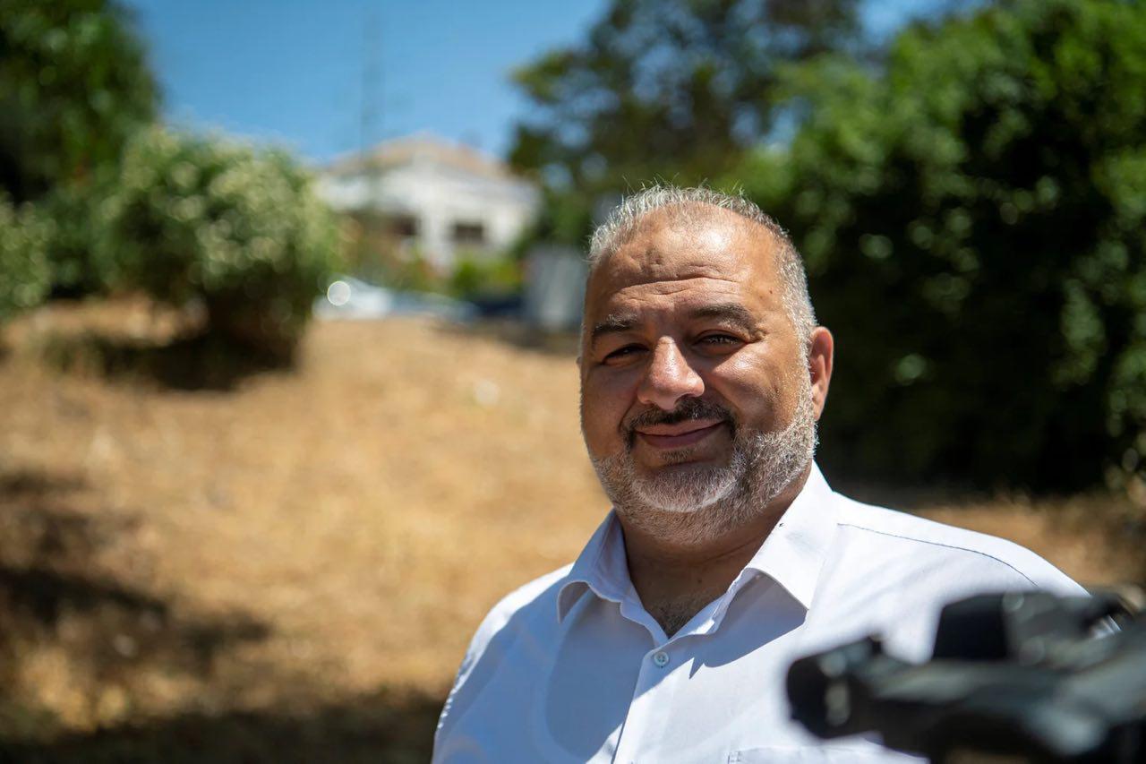 عباس لا يستبعد الجلوس في ائتلاف مع بن غفير وسموتريتش ونتنياهو