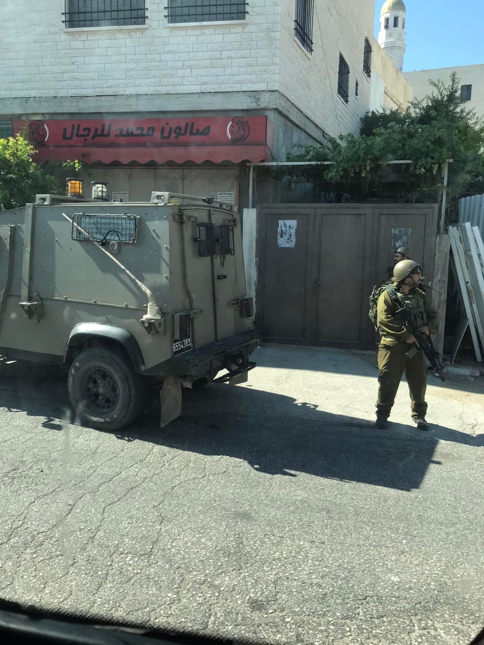 بالصور: جيش العدو يقتحم قرية بيت عور التحتا