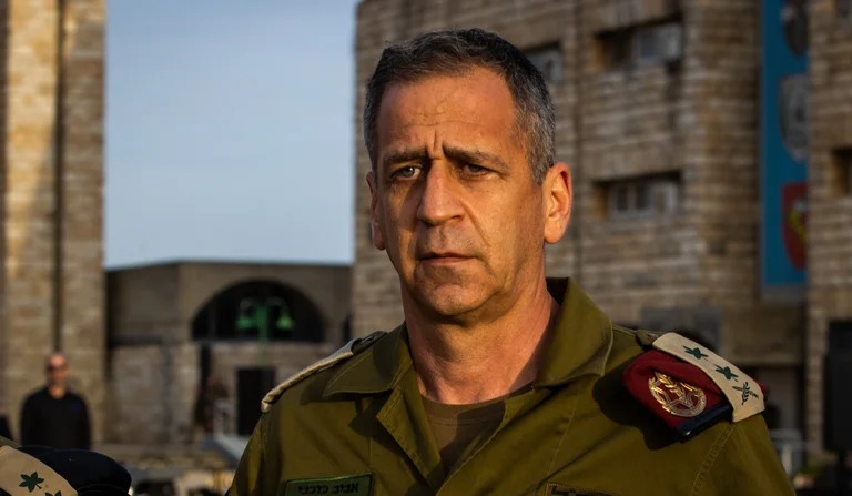 كوخافي ينتقد تعيين وزير آخر في وزارة الجيش ويحذر من نقل مسؤولية "حرس الحدود" إلى بن غفير