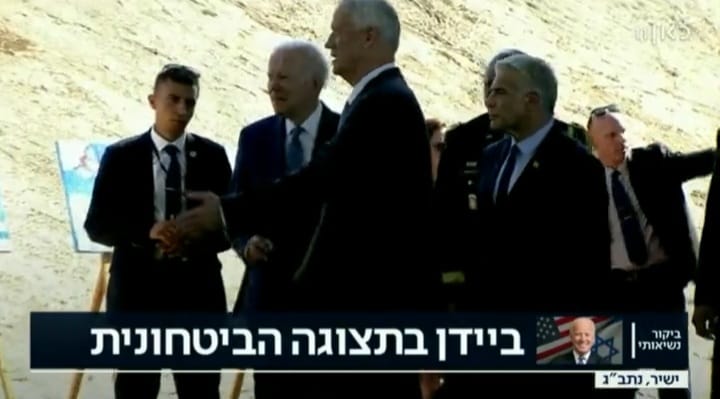 شاهد: بايدن يقوم بجولة في المعرض الأمني