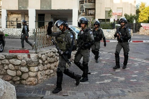 قوات العدو تعتقل أربعة مقاومين من مناطق عدة بالضفة الغربية