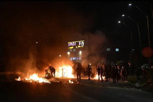 الخوف من توحيد الساحات.. بينما الشعب منقسم