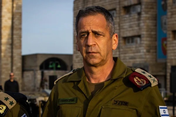 مقاومون يلقون عبوات ناسفة على حاجز الجلمة أثناء وجود كوخافي