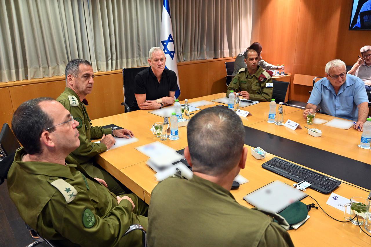 غانتس يوصي بمواصلة الجهوزية في جميع القطاعات