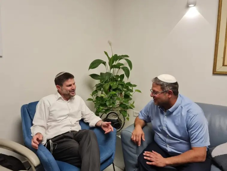 سموتريش وبن غفير يعلنان خوضهما انتخابات الكنيست بقائمة مشتركة