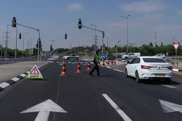 الإبقاء على إغلاق الطرق والمحاور في غلاف غزة