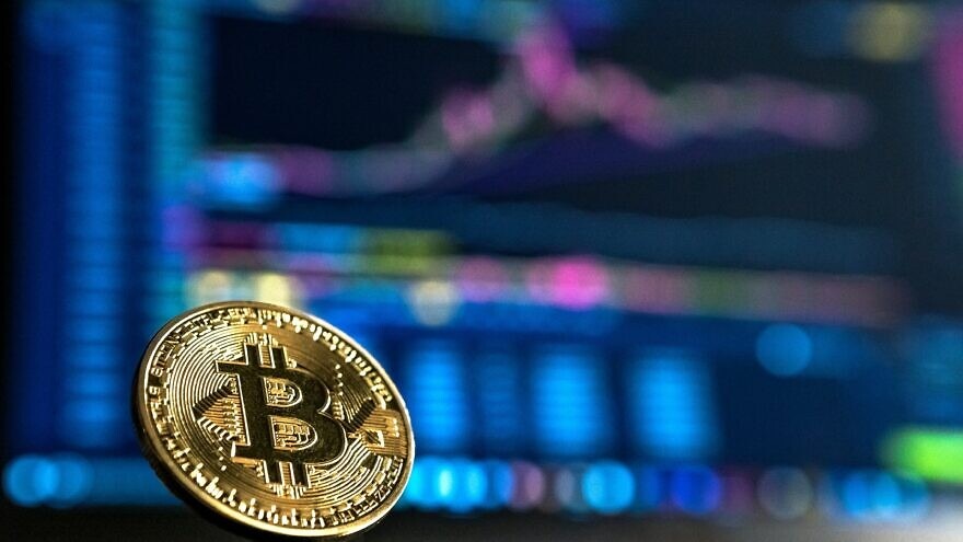 إيران تسمح باستخدام العملات المشفرة في معاملاتها التجارية
