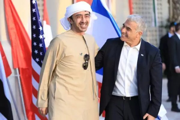 العدو يُبادر لعقد قمة مع دول "اتفاقية أبراهام"
