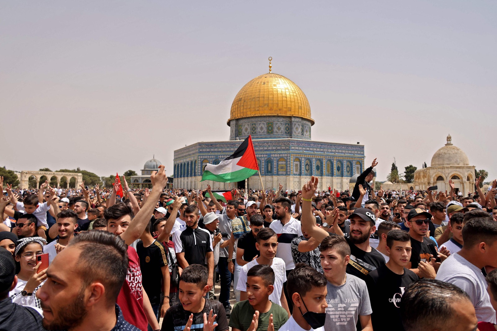 مواجهة "إسرائيل": حماس تعمل على ترسيخ نفسها سياسيًا على حساب السلطة الفلسطينية