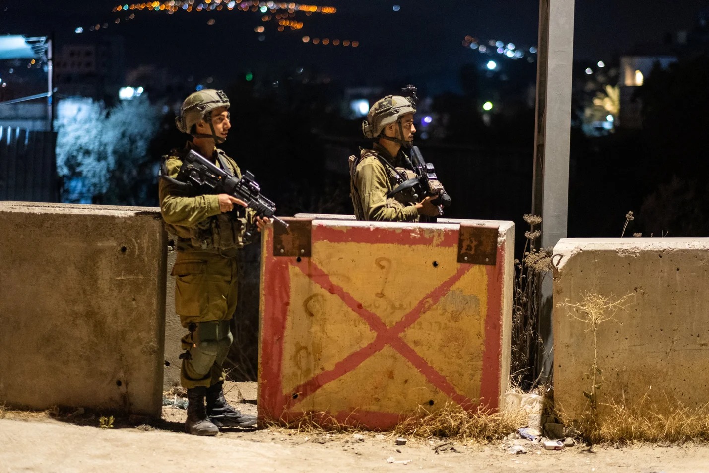 تحليل | الشباب المتميزون ليسوا في عجلة من أمرهم للانخراط في الوظائف القتالية العادية