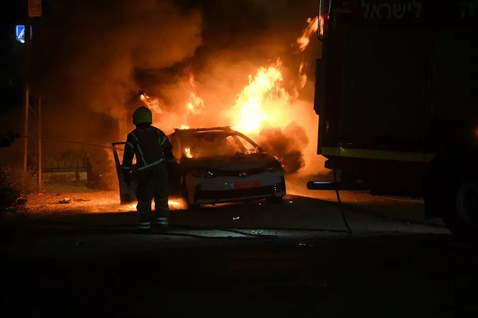 كاتب "إسرائيلي" يؤكد تراجع حالة الردع لدى العدو وتصاعد حالة المواجهة في القدس