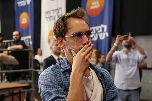 خيبة أمل في حزب يش عتيد بعد النتائج الأولية: "سننتظر النتائج النهائية"