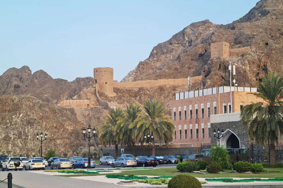 عُمان تناقش توسيع قانون مقاطعة "إسرائيل"