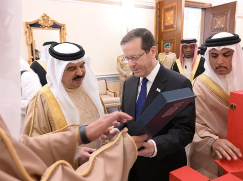 البحرين توقع مع "إسرائيل" مذكرة تفاهم ضد "تمويل الإرهاب"