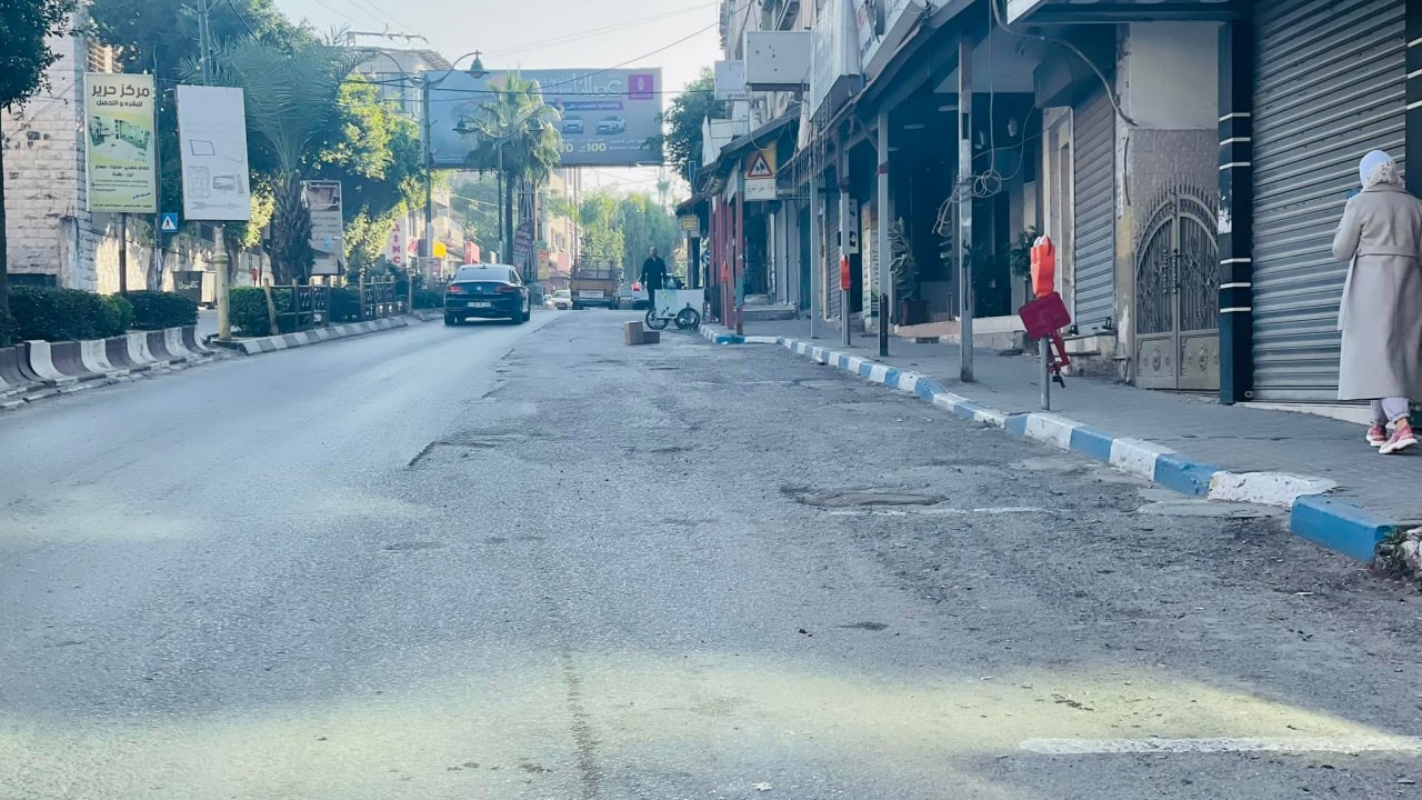 إضراب شامل يعم مدينة قلقيلية حداداً على روح الشهيد الأسير ناصر أبو حميد