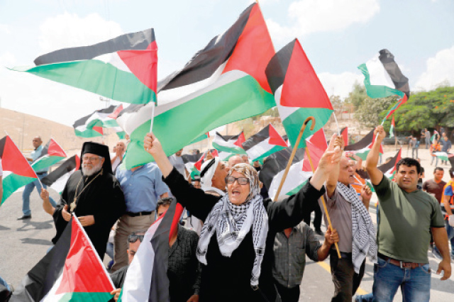 هل يسن بن غفير قانون يمنع فيه رفع العام الفلسطيني بالكيان؟