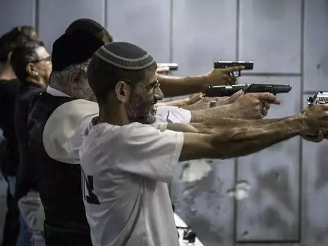 خطة "بن غفير" لإغراق شوارع الكيان بالسلاح