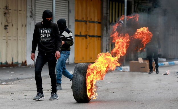 خطة الحكومة "الإسرائيلية" لتقوية السلطة الفلسطينية