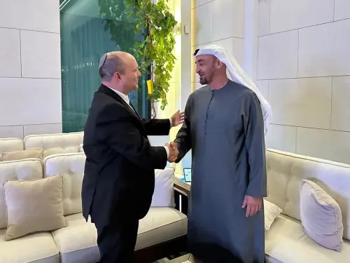 "نفتالي بينيت" يزور الإمارات ويلتقي بن زايد..