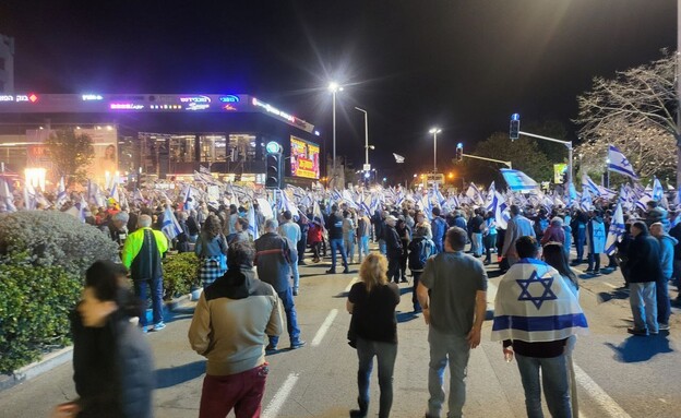 منظمو الاحتجاجات ضد نتنياهو.. الخميس المقبل سيكون "يوما للتصعيد"